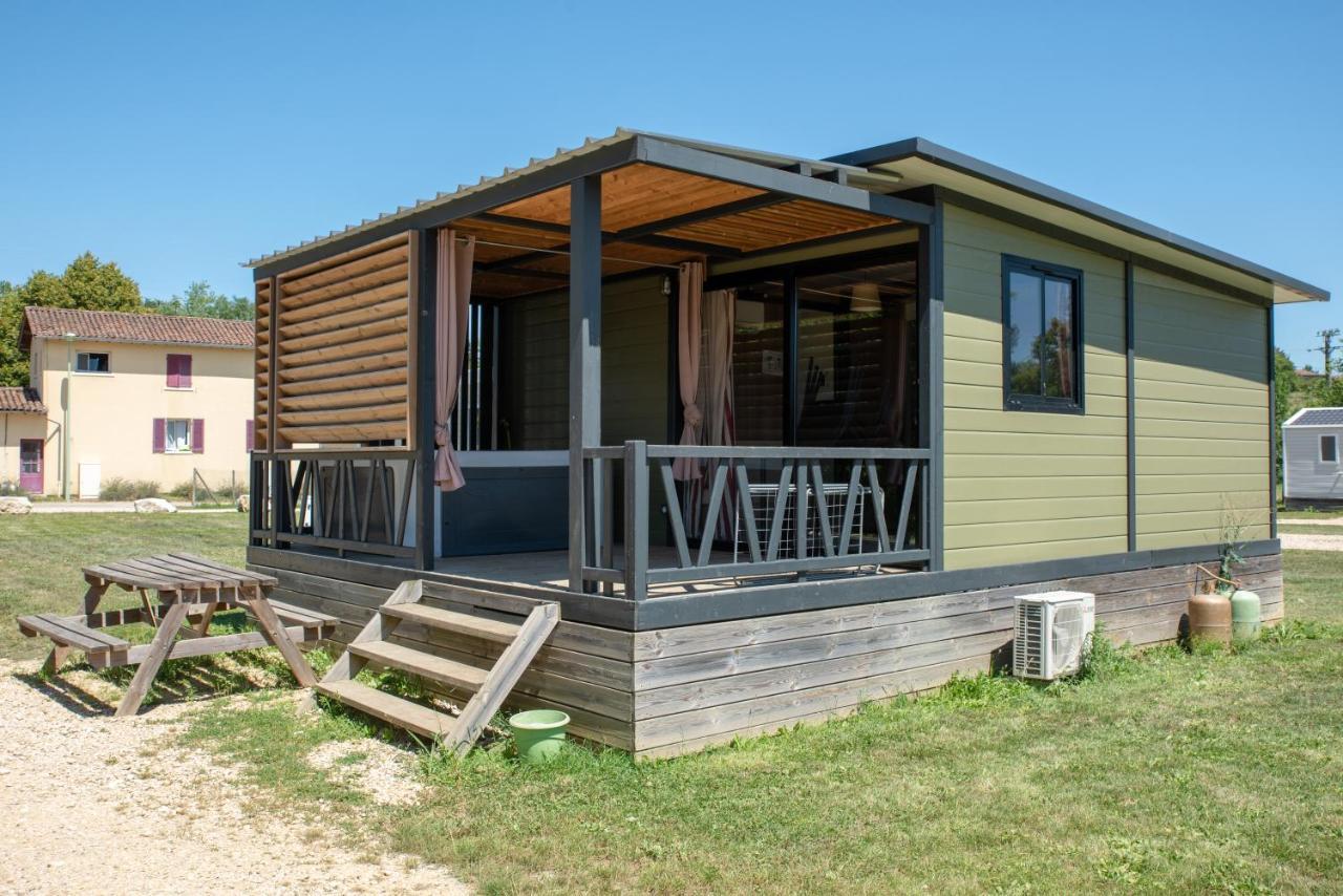 Camping Du Sevron Saint-Etienne-du-Bois  Exterior foto